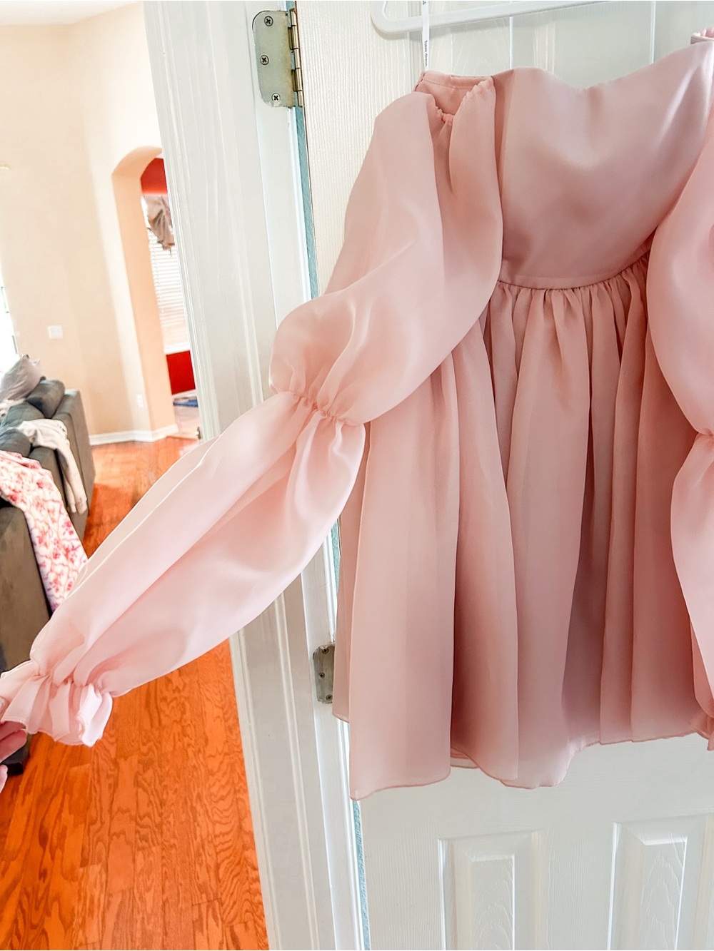 Pink bubble sleeve dress - Picture 2 of 4